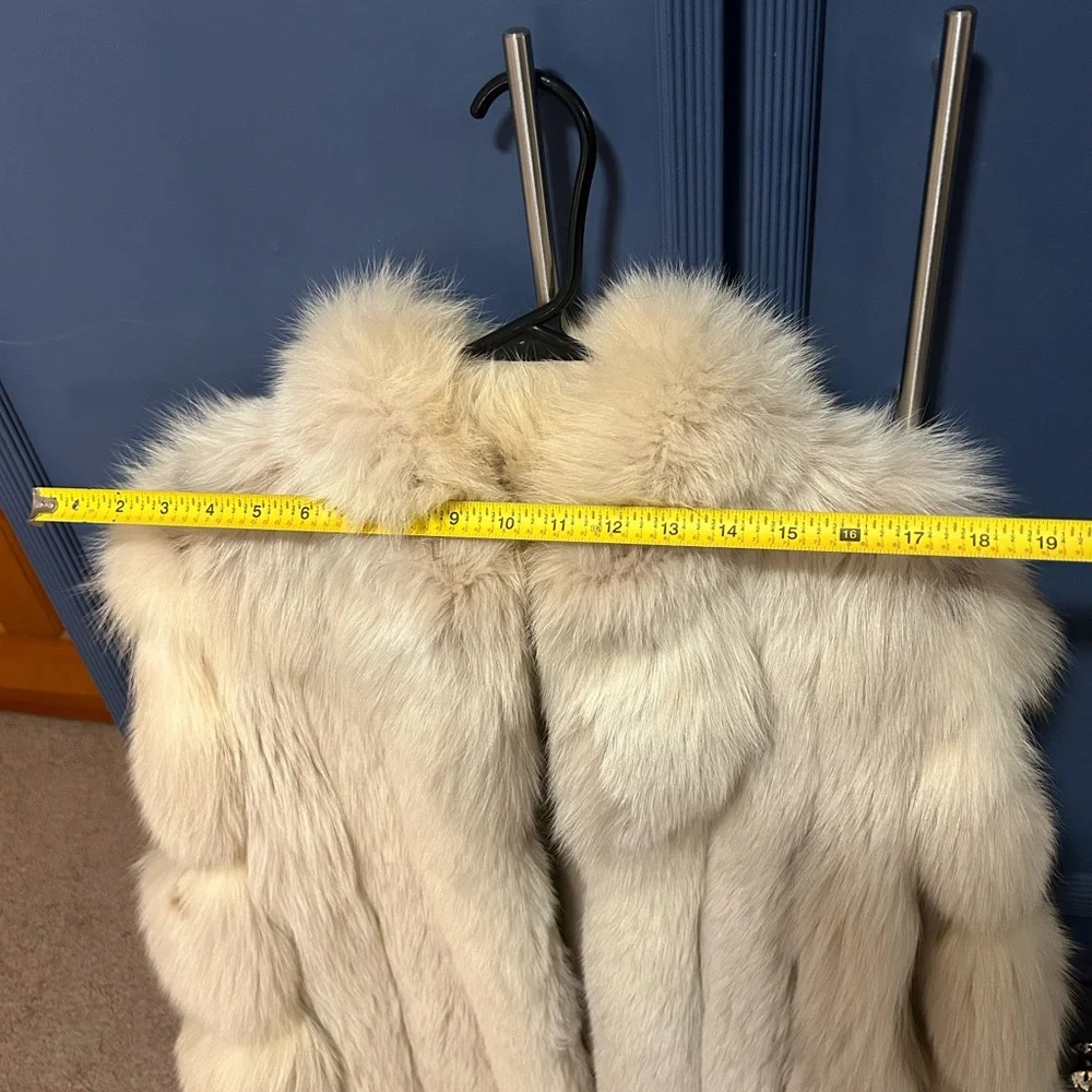 COPY - SILVER FOX FUR COAT - Picture 16 of 16
